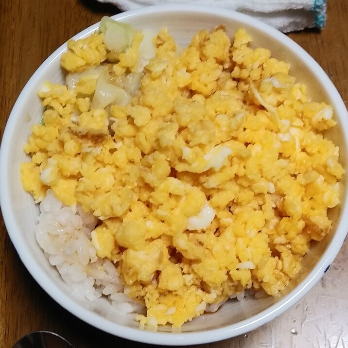 炒り卵キャベツ丼